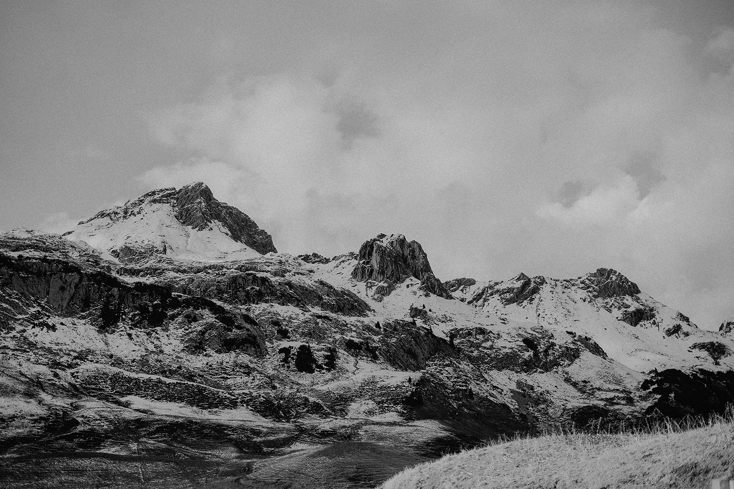 Mountains are calling ... and we must go. Für mich gibt es nichts schöneres als einen Wanderweg in Bergen. In der passenden Kategorie findest Du deshalb meine liebsten Touren, Packlisten und Wandertipps.