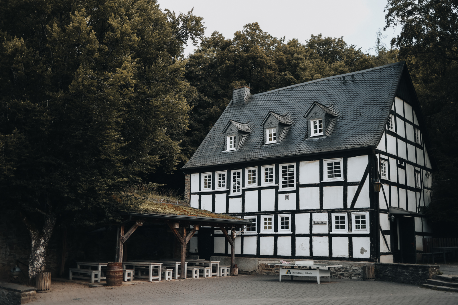 Wandern im Sauerland Veilscheder Sonnenpfad Nordschleife Burg Bilstein